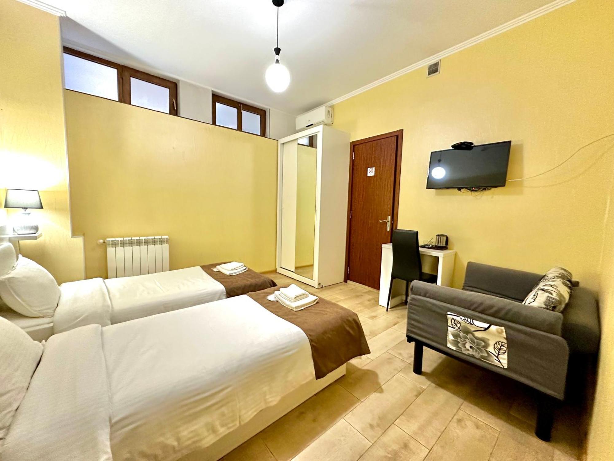 Hotel Four Brothers Tbilisi Eksteriør billede