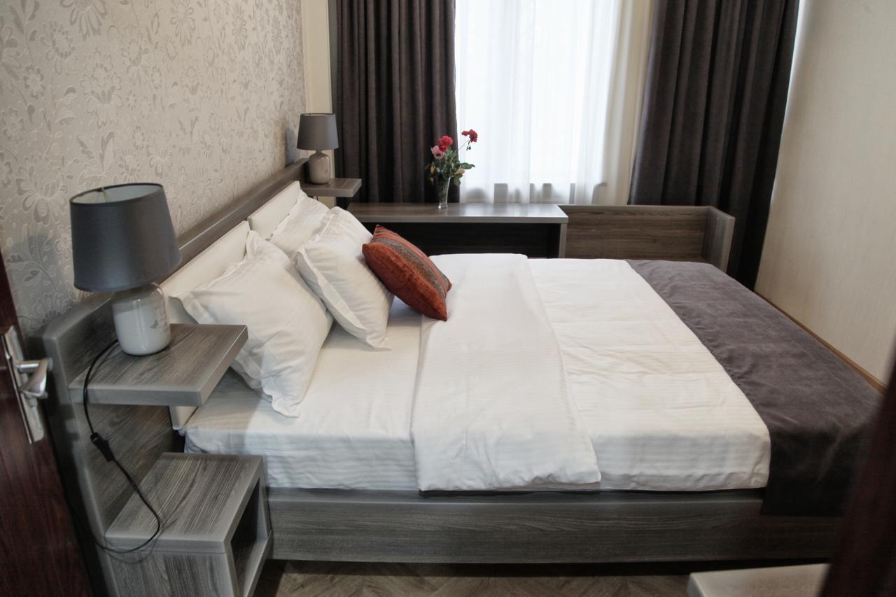 Hotel Four Brothers Tbilisi Eksteriør billede