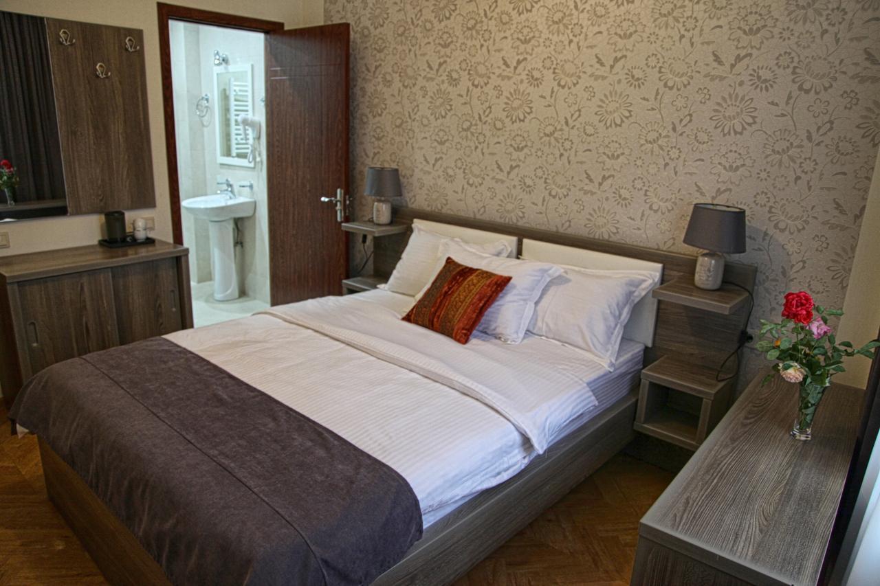 Hotel Four Brothers Tbilisi Eksteriør billede