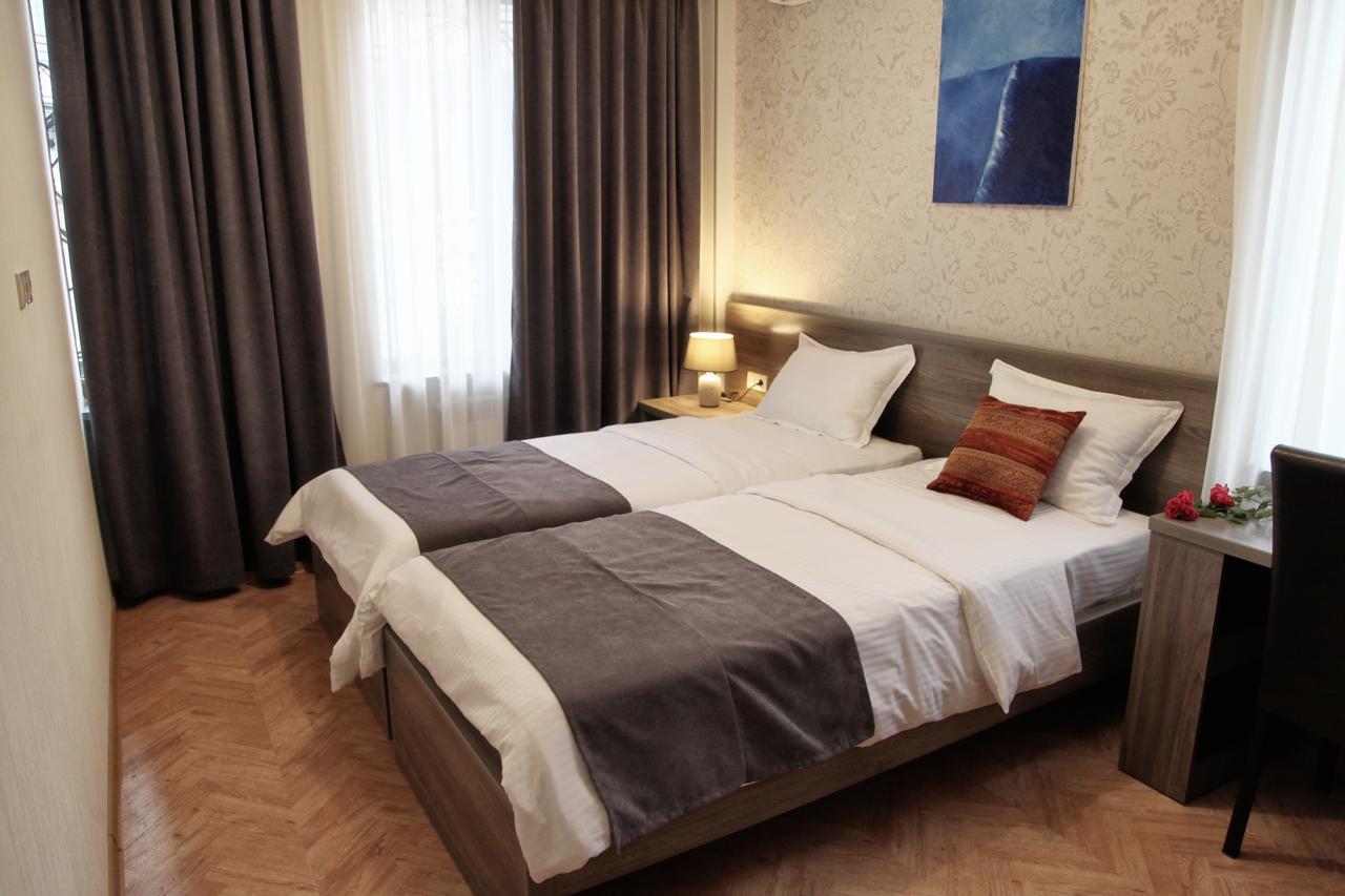 Hotel Four Brothers Tbilisi Eksteriør billede