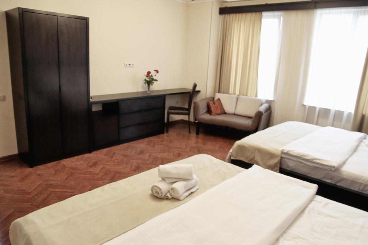 Hotel Four Brothers Tbilisi Eksteriør billede
