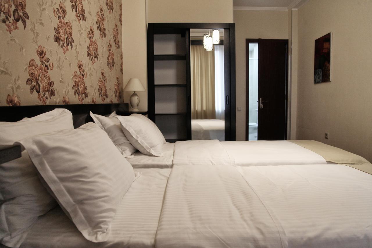 Hotel Four Brothers Tbilisi Eksteriør billede