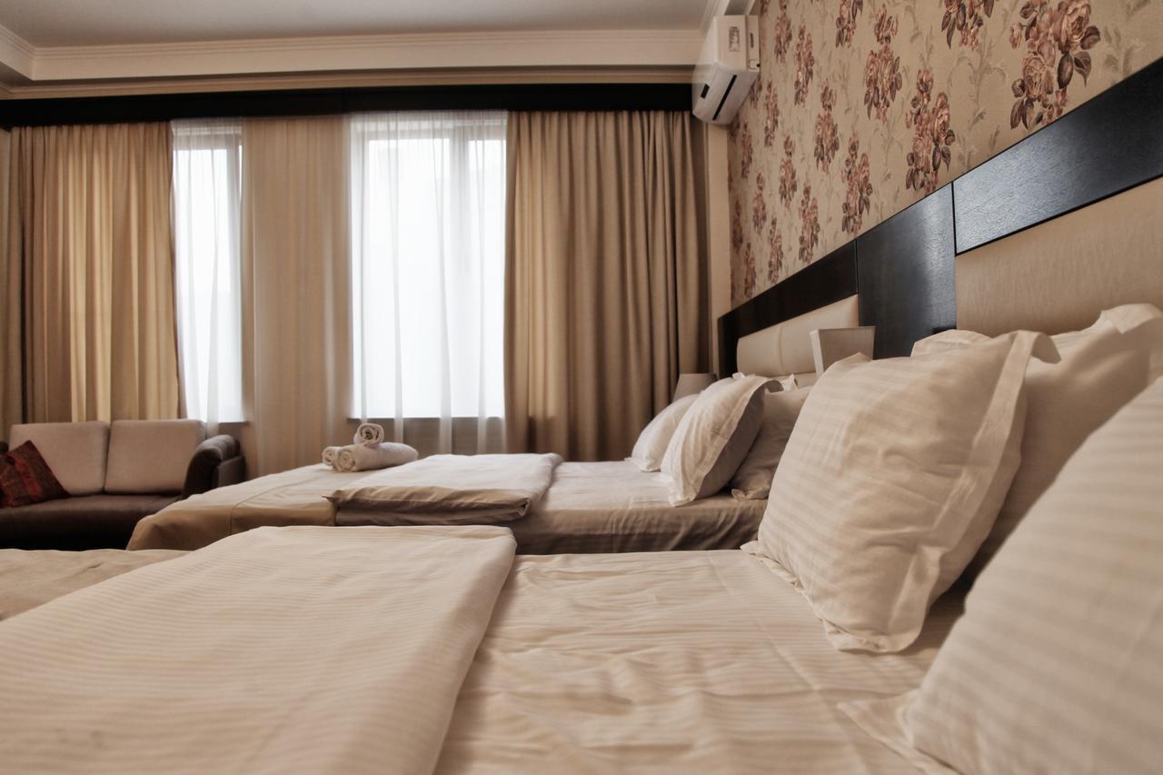 Hotel Four Brothers Tbilisi Eksteriør billede